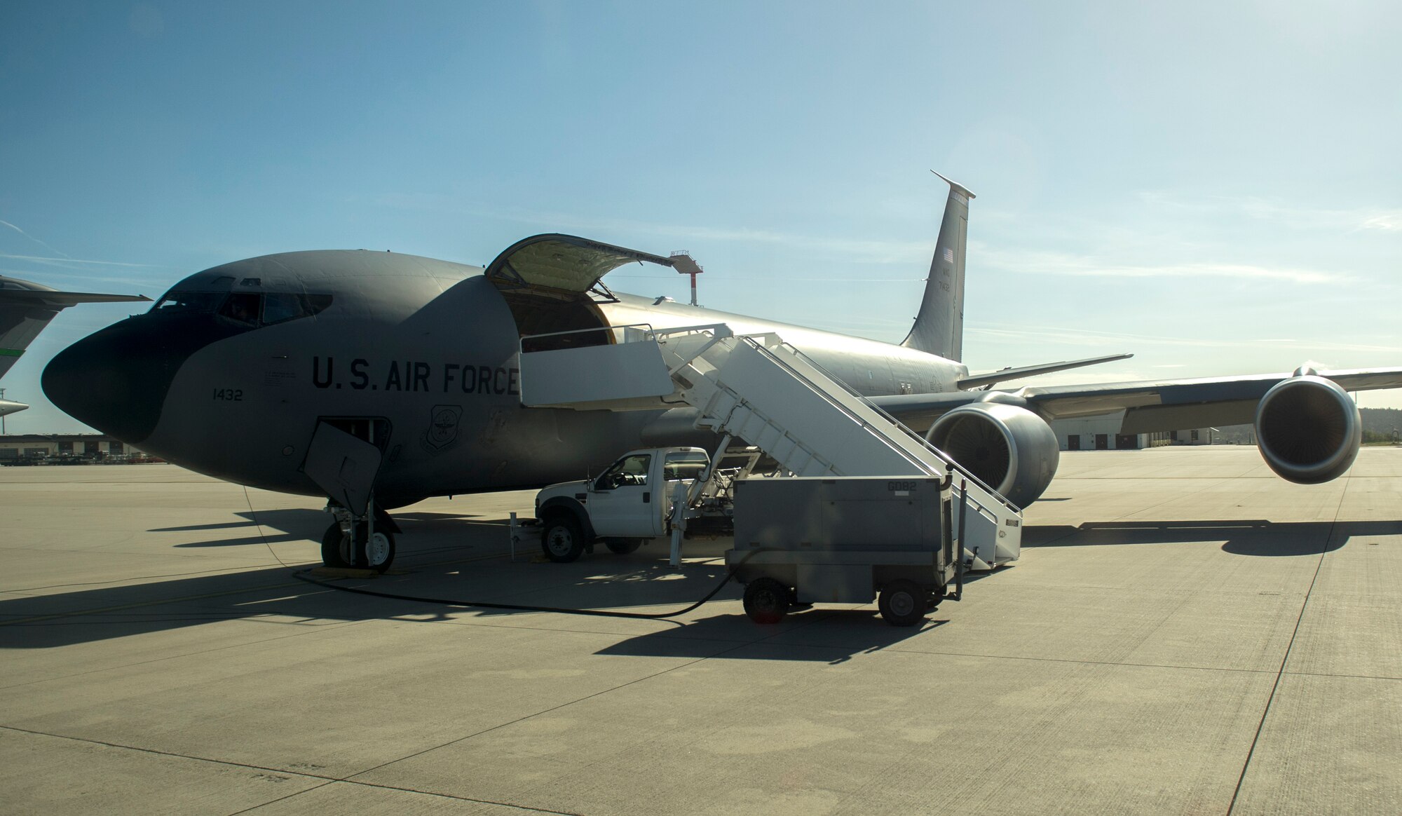 A U.S. Air Force KC-135 Stratotanker from the 191st Air Refueling Squadron, Roland R. Wright Air National Guard Base, Utah, awaits civic leader guests to board before a refueling mission at Spangdahlem Air Base, Germany, Sept. 26, 2016. The tanker arrived Sept. 17th to train with Spangdahlem’s F-16 Fighting Falcons, adding valuable training for air-to-air refueling. (U.S. Air Force photo/Airman 1st Class Preston Cherry)