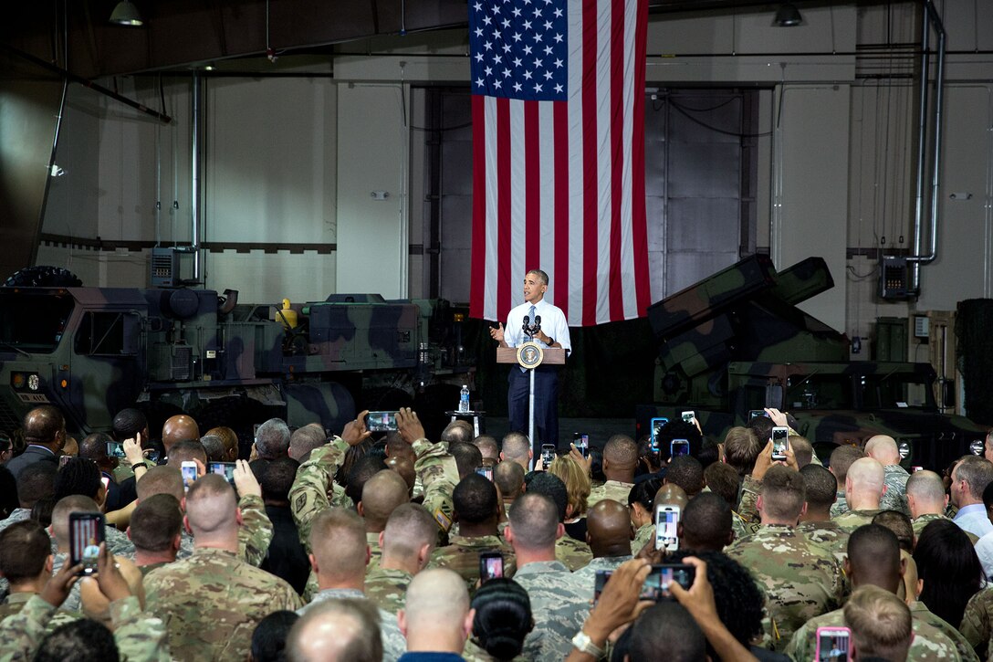 President Barack Obama delivers remarks to service members at Fort Lee, Va., to thank them for their outstanding service to the nation, Sept. 28, 2016. Official White House photo by Chuck Kennedy