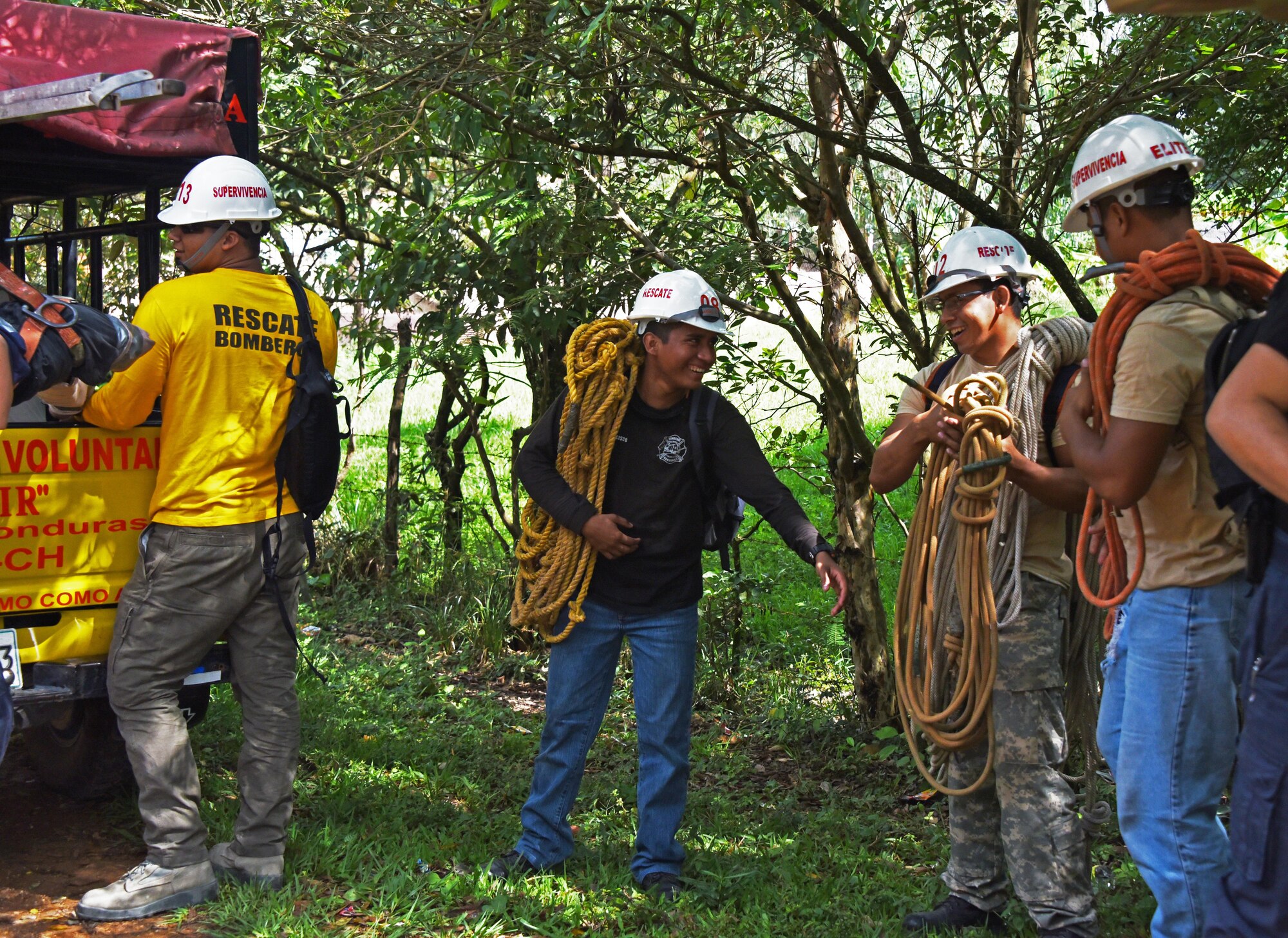 Honduran PUMCIR (Personal Utilizado en Misiones Contra Incendio y Rescate – Personnel Used in Fire and Rescue) volunteers prepare to conduct search and rescue training in the Comayagua National Park near El Volcan, Honduras, Sept. 24, 2016. The PUMCIR team, consisting of Bomberos (firefighters) and a doctor who came from the surrounding towns of La Paz, Comayagua, Siguatepeque and La Esperanza, were 13 of more than 750 volunteers trained since 1994 by Herberth Gaekel, PUMCIR founder and instructor. (U.S. Air Force photo by Capt. David Liapis)