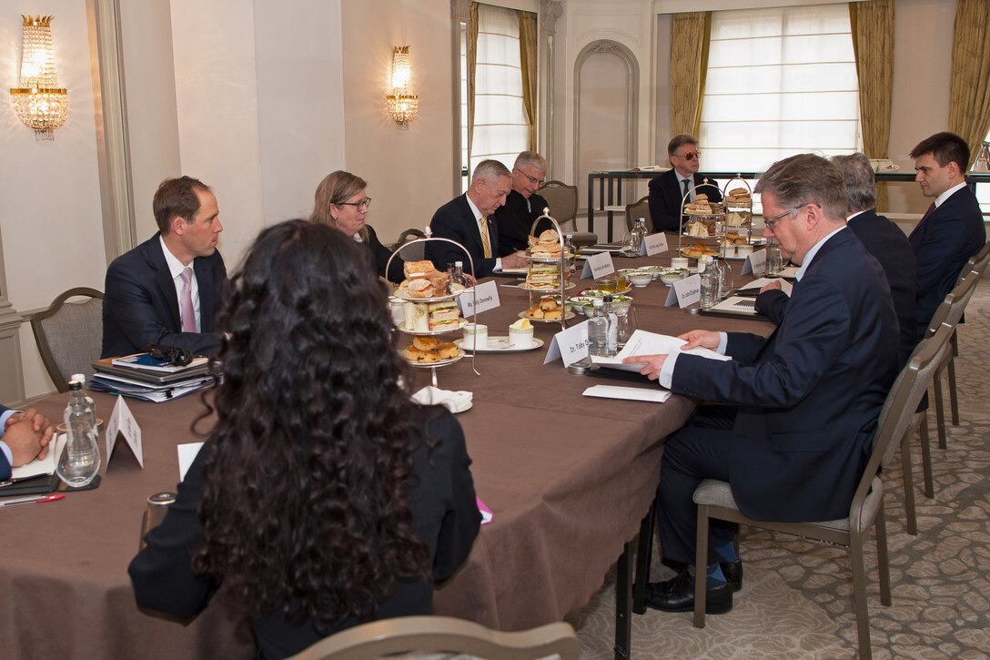 Defense Secretary Jim Mattis speaks with members of the International Institute for Strategic Studies during a visit to London, April 1, 2017. DoD photo by Army Sgt. Amber I. Smith