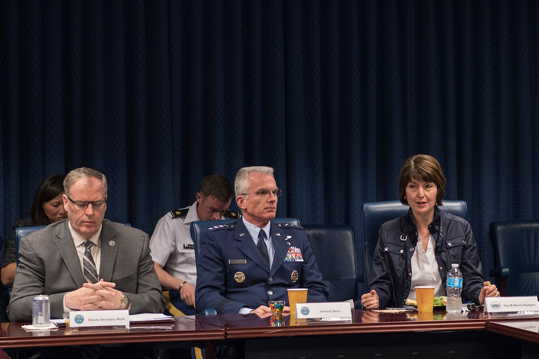 Rep. Cathy McMorris Rodgers, right, thanks Deputy Defense Secretary Bob Work, left, and Air Force Gen. Paul Selva, vice chairman of the Joint Chiefs of Staff, for meeting with incoming members of the House Armed Services Committee at the Pentagon, April 4, 2017. DoD photo by Air Force Tech. Sgt. Brigitte N. Brantley