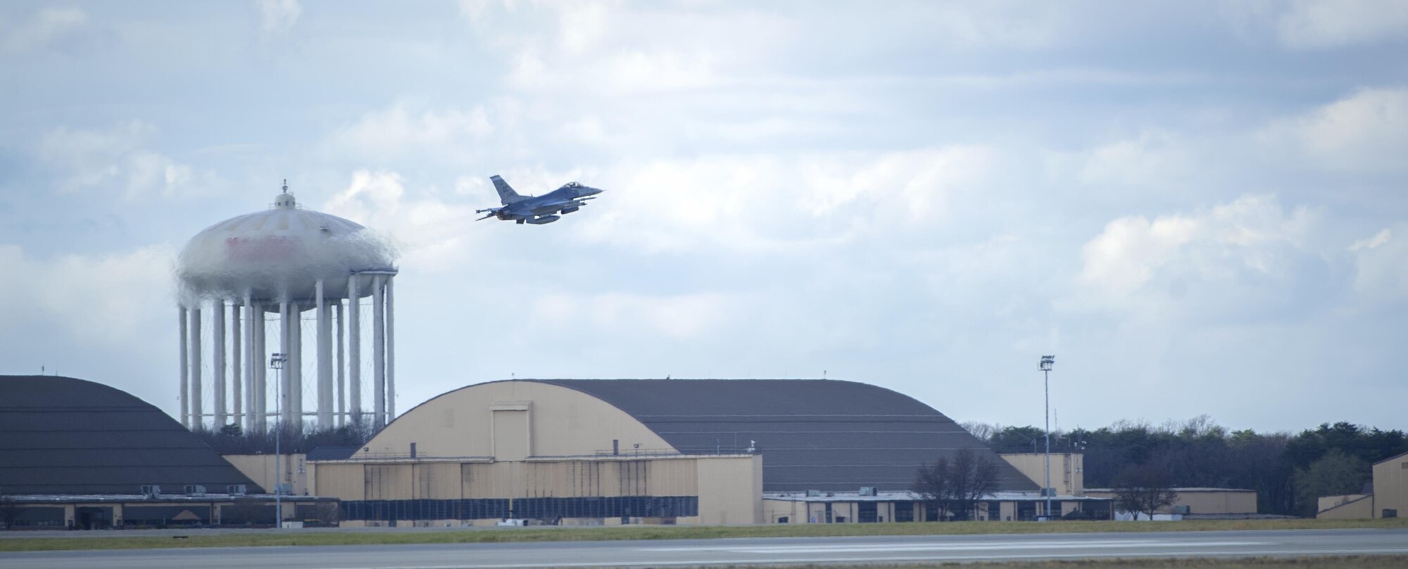 An F-16 Fighting Falcon takes off during an Aerospace Control Alert scramble at Joint Base Andrews, Md., March 28, 2017. A scramble is a rapid response to any air defense operation and air emergency. The 113th Aerospace Control Alert facility has more than double the number of alert events than all other active duty and National Guard bases combined. (U.S. Air Force photo by Airman 1st Class Gabrielle Spalding)