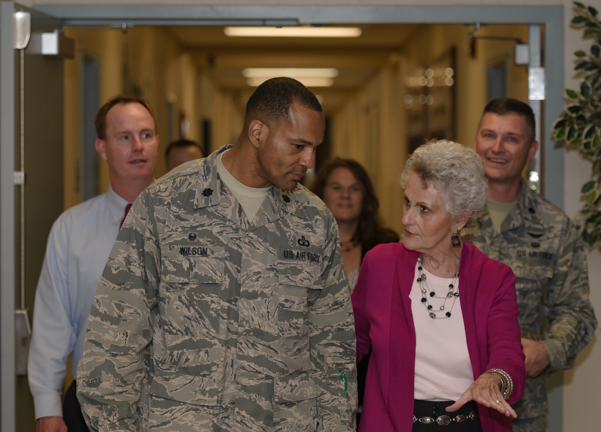 Lt. Col. Billy Wilson, 334th Training Squadron commander, speaks to Susan Hunt, 333rd Training Squadron honorary commander, at Cody Hall, Mar. 30, 2017, on Keesler Air Force Base, Miss. The visit highlighted the training mission of the 81st Training Group for 81st Training Wing honorary commanders. (U.S. Air Force photo by Andre’ Askew)     