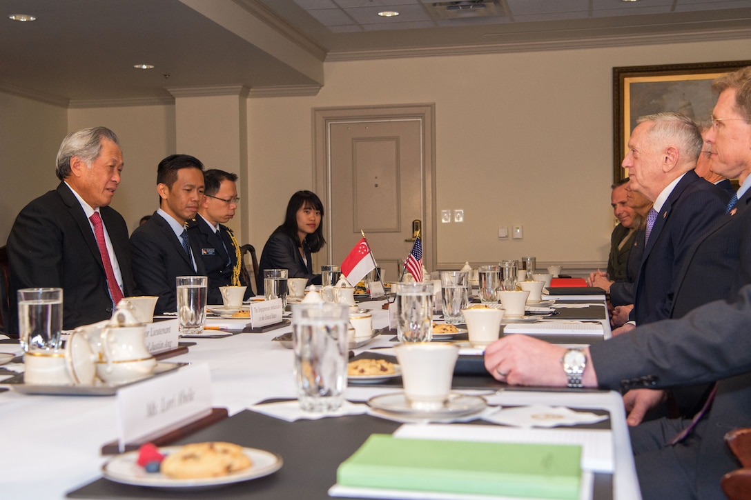 Defense Secretary Jim Mattis meets with Singaporean Defense Minister Ng Eng Hen at the Pentagon, April 5, 2017. DoD photo by Army Sgt. Amber I. Smith