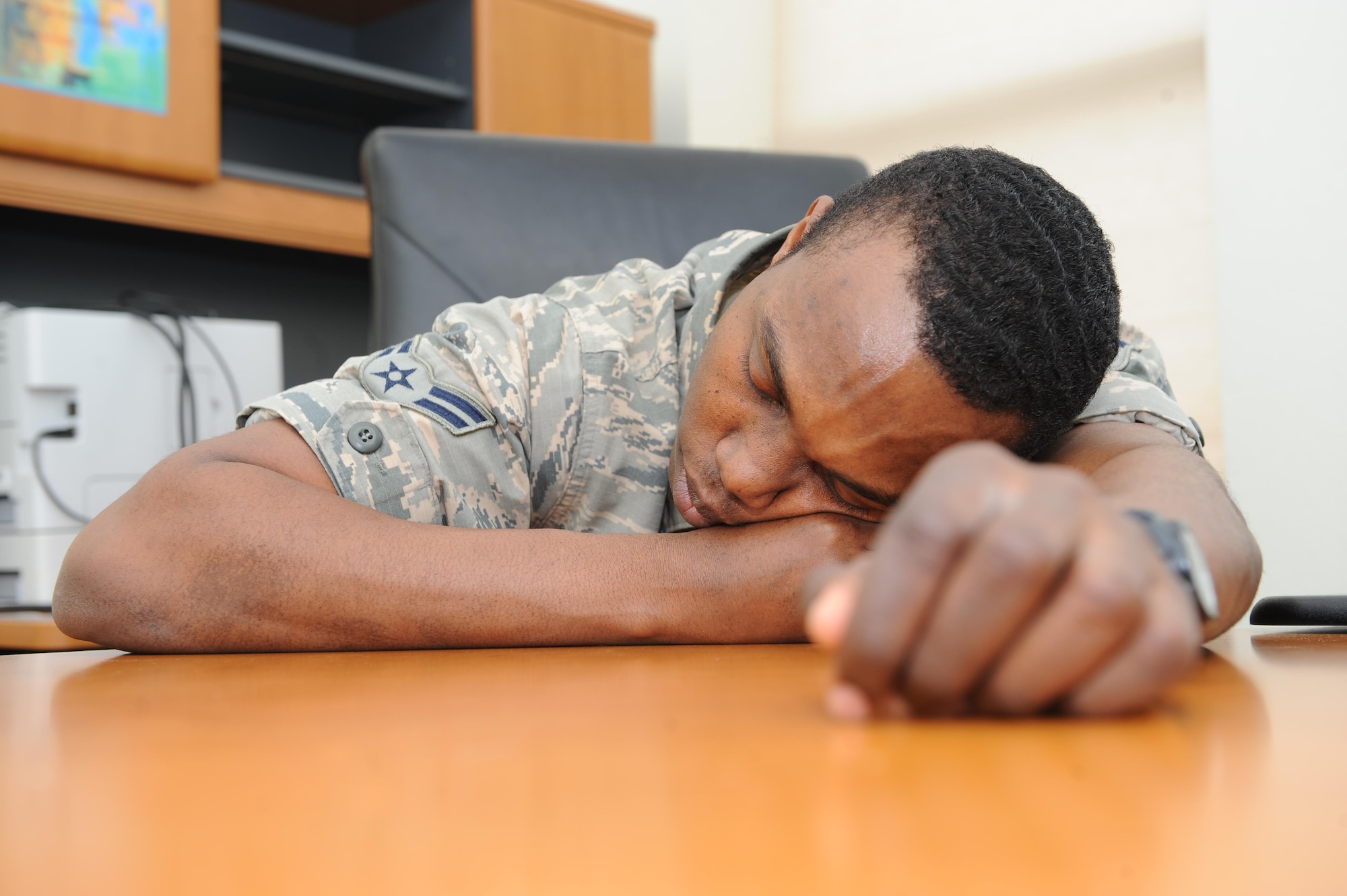 According to the Air Force, many mishaps have cited fatigue as a contributing factor. Getting a better night’s sleep is not only important to be alert during the work day, but also for avoiding health risks. (U.S. Air Force photo/Senior Airman Kristoffer Kaubisch)