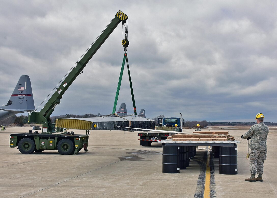 143d Airlift Wing Uses Combat Offload Method B Technique