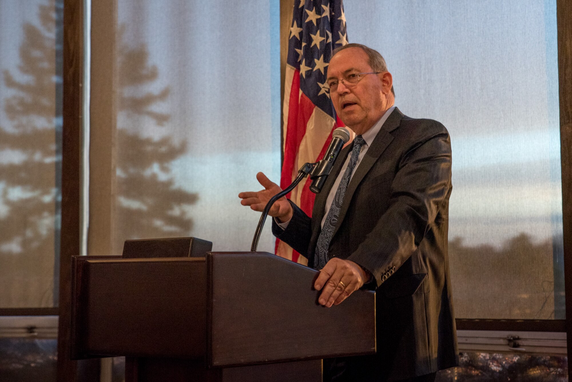 Retired Air Force Lt. Gen. David Deptula, dean of the Mitchell Institute for Aerospace Power Studies, addresses attendees at the Air Force Association’s 2017 Awards Dinner sponsored by the General E. W. Rawlings Chapter, April 7 at the Town & Country Club in St. Paul, Minn. Deptula served as the air attack planner for Operation Desert Storm. (U.S. Air Force photo by Master Sgt. Eric Amidon)