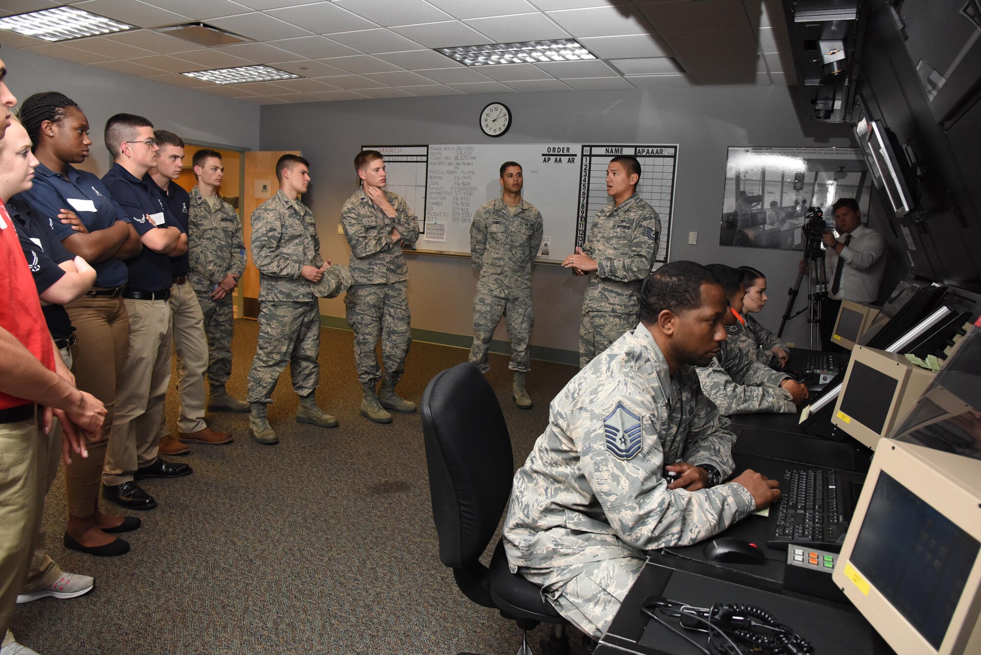 Tech Sgt. Hugh Cross, 334th Training Squadron instructor, briefs Air Force ROTC cadets on an air traffic control radar system in Cody Hall during Pathways to Blue April 7, 2017, on Keesler Air Force Base, Miss. Pathways to Blue, a diversity and inclusion outreach event hosted by 2nd Air Force with the support of the 81st Training Wing and the 403rd Wing. The event provided the 178 cadets who traveled here from seven detachments a chance to interact with officers from 36 different specialties from across the Air Force. (U.S. Air Force photo by Kemberly Groue)

