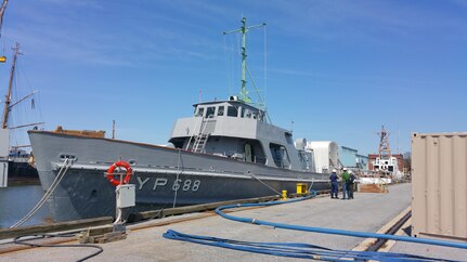 The Navy is partnering with the U.S. Coast Guard (USCG) to execute a Service Life Extension Plan on up to five of the Yard Patrol (YP) 676 Class Training Craft.   The maintenance and modernization work will be performed at the USCG Yard in Baltimore, Maryland and will allow the midshipmen at the U.S. Naval Academy (USNA) to continue training onboard these craft. YP 688 is the first craft to arrive for modernization.