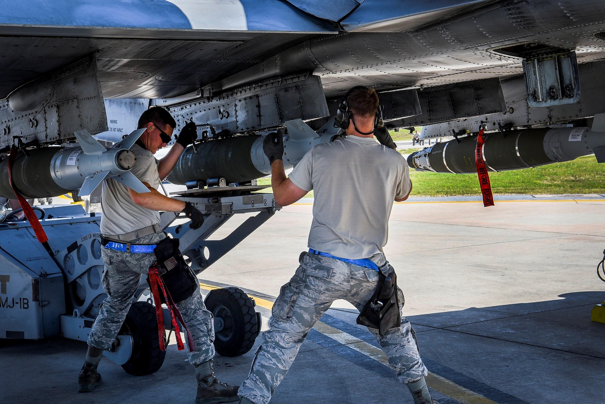 A 354th Expeditionary Aircraft Maintenance Unit weapons load crew team prepares an A-10C Thunderbolt II with a GBU-38 April 11, 2017, at Incirlik Air Base, Turkey. The 354th EAMU weapons flight is responsible for testing, loading and fusing munitions in support of Operation Inherent Resolve. (U.S. Air Force photo by Tech Sgt. Eboni Reams)