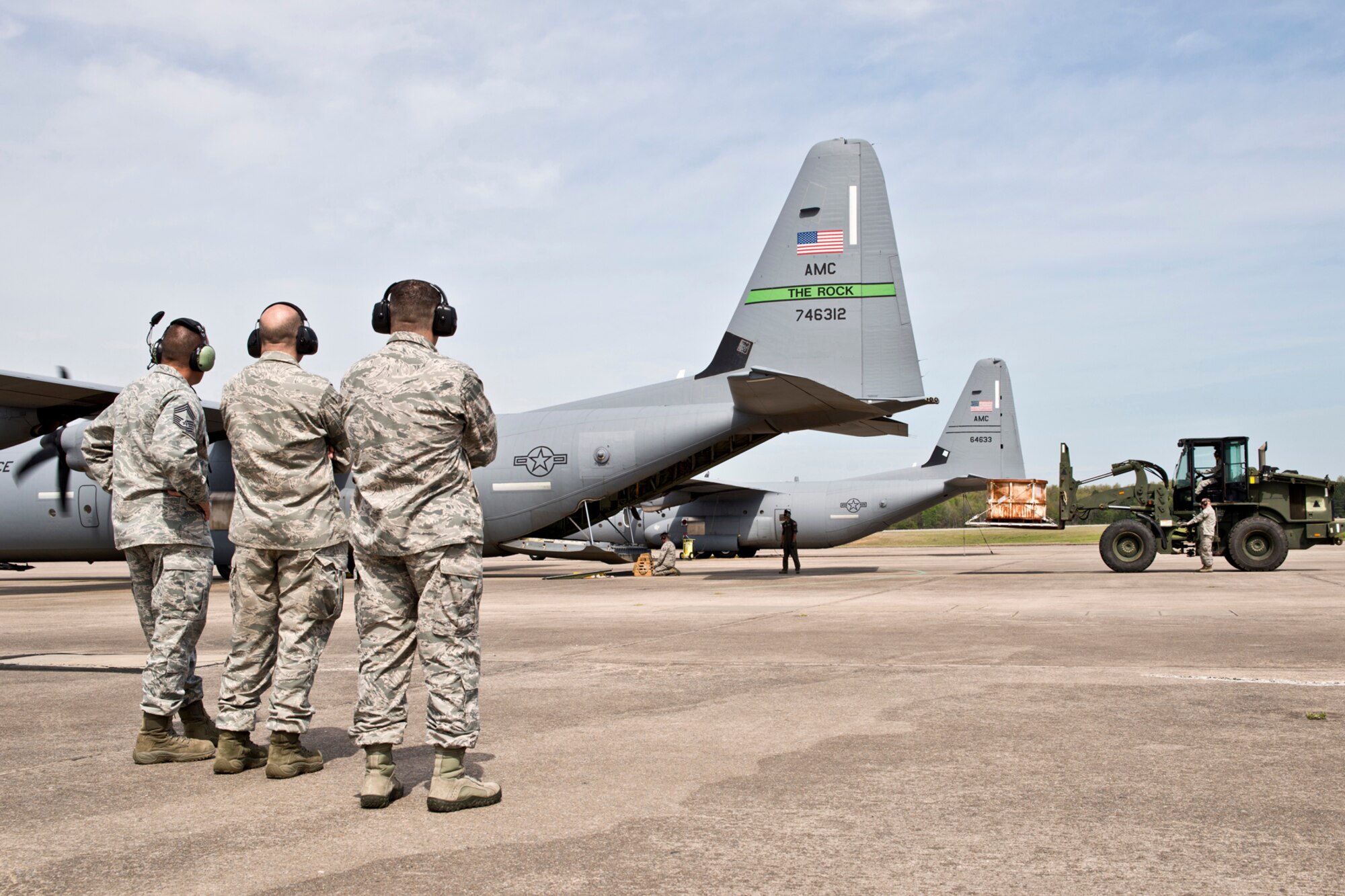 Members of the 913th Maintenance Squadron’s senior leadership look on as a team from the 96th Aerial Port Squadron practices an Engines Running On-Load/Odd-Load (ERO) of a C-130J Super Hercules during the Unit Training Assembly (UTA) weekend April 2, 2017, at Little Rock Air Force Base, Ark. The team will be competing in this year’s Port Dawg Challenge at Dobbins Air Reserve Base, Ga. (U.S. Air Force photo by Master Sgt. Jeff Walston/Released)