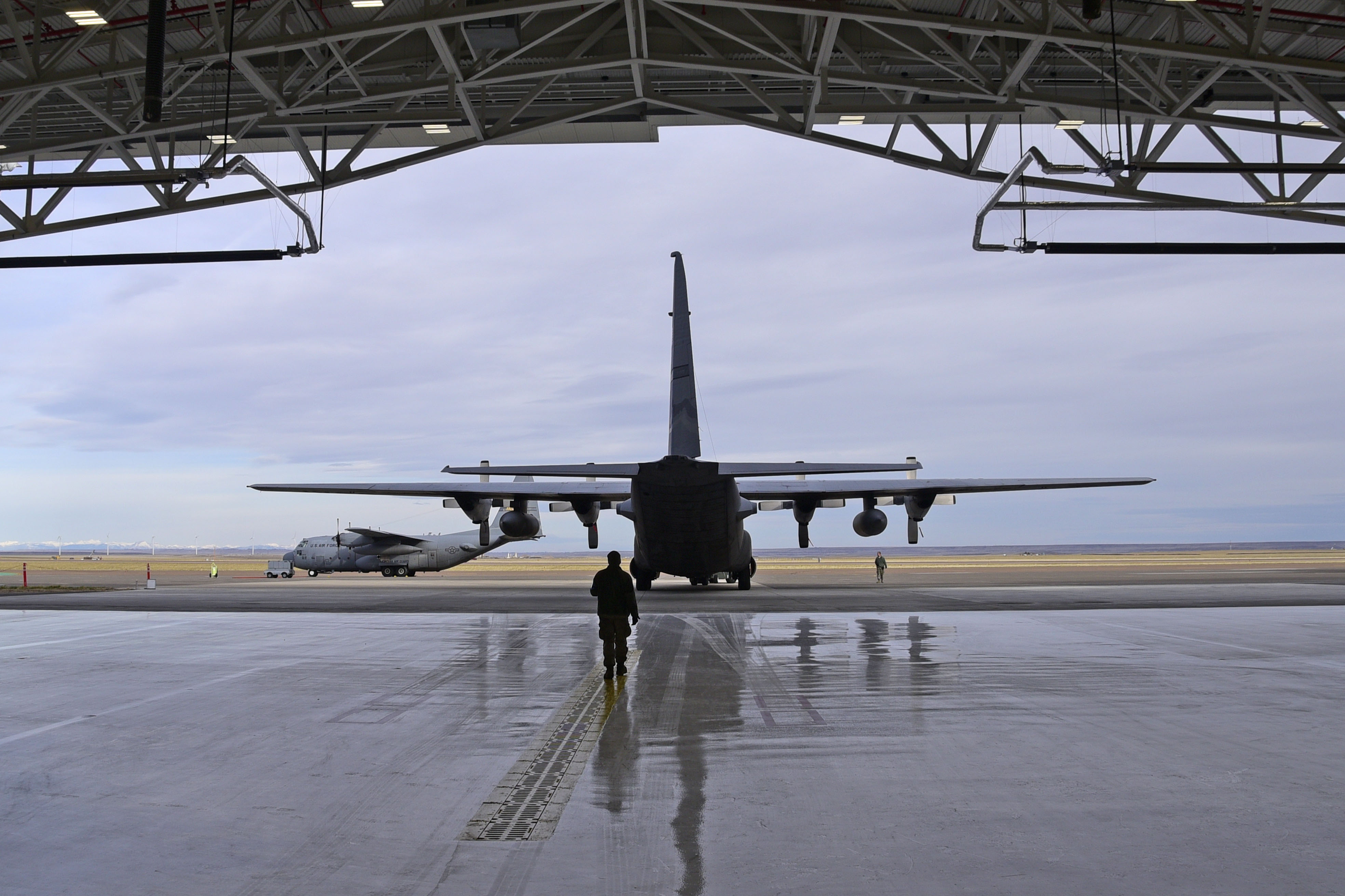 New maintenance hangar open for business > 120th Airlift Wing > Article