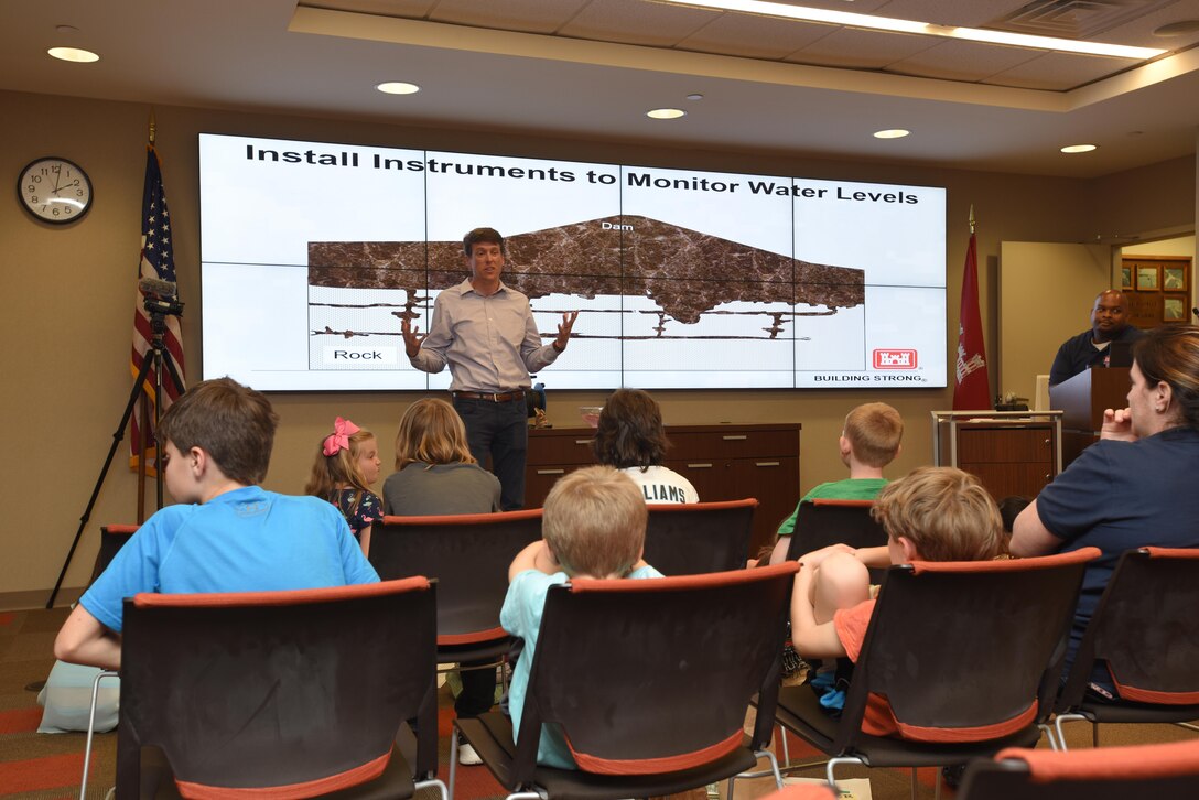 Mark Elson, Civil Design Branch Geology Section, talks about the challenges of limestone in the geology of a dam to kids as part of the district’s “Take Your Kids to Work Day” activities at the district headquarters in Nashville, Tenn., April 14, 2017.