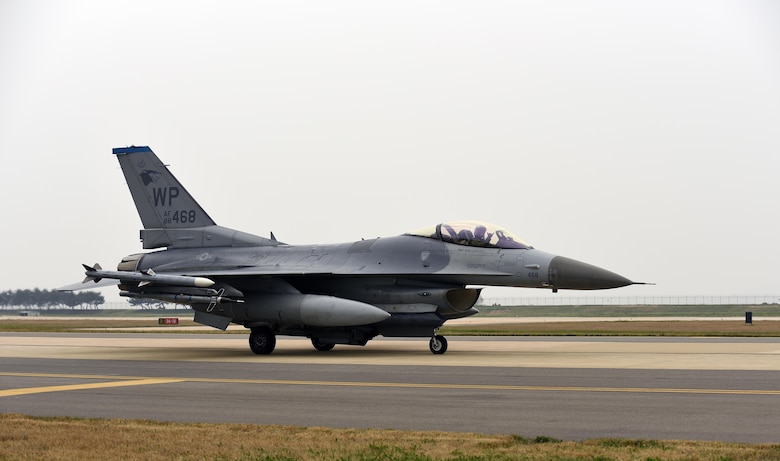 An F-16 Fighting Falcon from the 35th Fighter Squadron taxis down the flightline during Exercise MAX THUNDER 17 at Kunsan Air Base, Republic of Korea, April 18, 2017. Max Thunder is a regularly scheduled training exercise designed to enhance the readiness of U.S. and ROK forces to defend the Republic of Korea. (U.S. Air Force photo by Tech. Sgt. Jeff Andrejcik/Released)