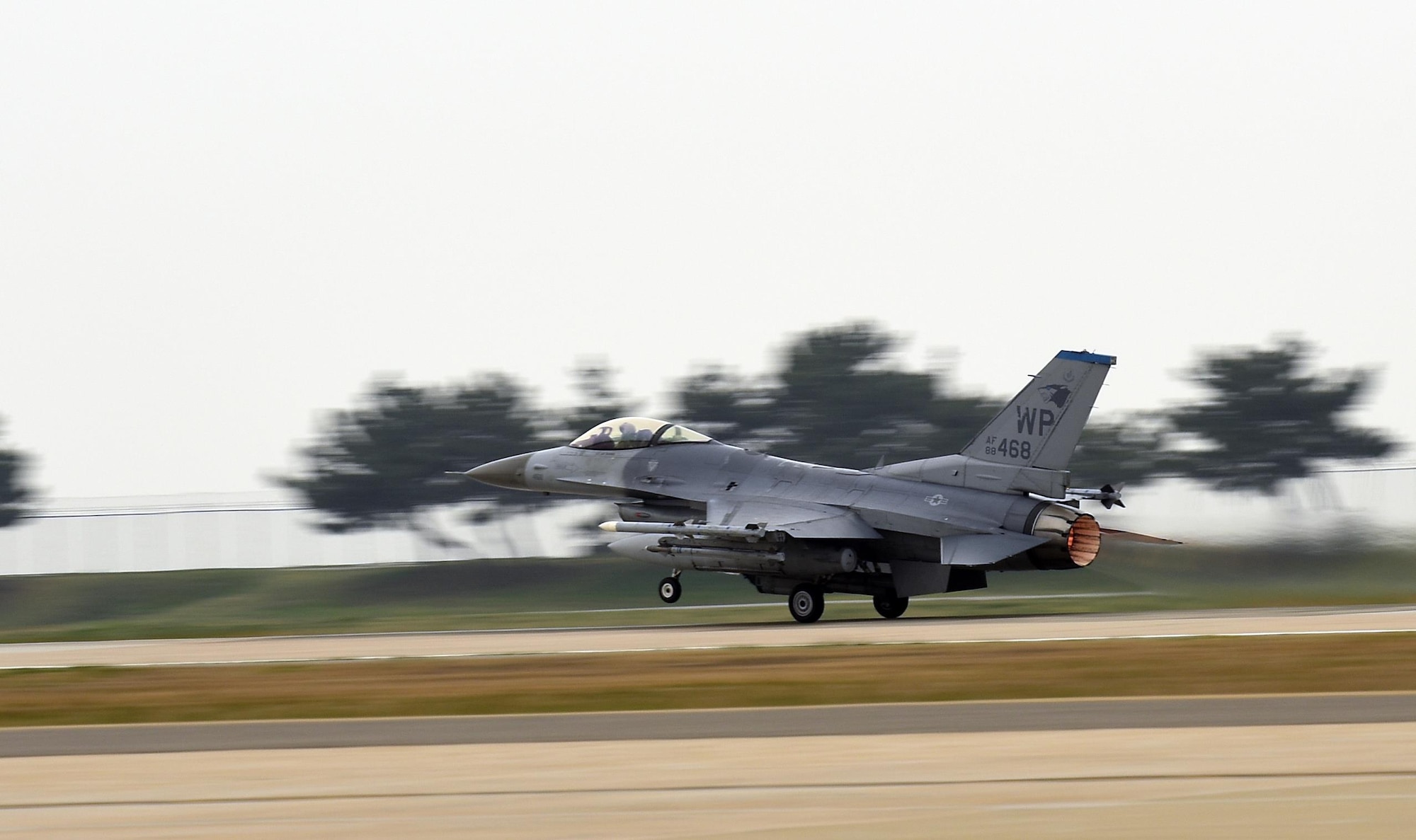 An F-16 Fighting Falcons from the 35th Fighter Squadron takes off during Exercise MAX THUNDER 17 at Kunsan Air Base, Republic of Korea, April 18, 2017. This large-scale employment exercise increases the U.S. and ROK’s ability to work together shoulder-to-shoulder and ultimately enhances the U.S. and ROK capability to maintain peace in the region. (U.S. Air Force photo by Tech. Sgt. Jeff Andrejcik/Released)