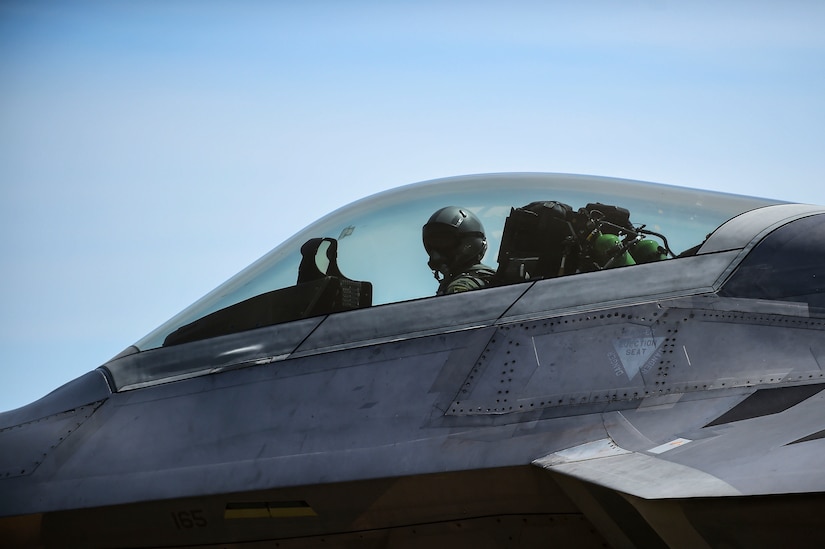An F-22 Raptor pilot begins to taxi before take-off during ATLANTIC TRIDENT 17 at Joint Base Langley-Eustis, Va., April 18, 2017. The goal of the AT17 was to enhance interoperability through combined coalition aerial campaigns. (U.S. Air Force photo/Senior Airman Kimberly Nagle) 
