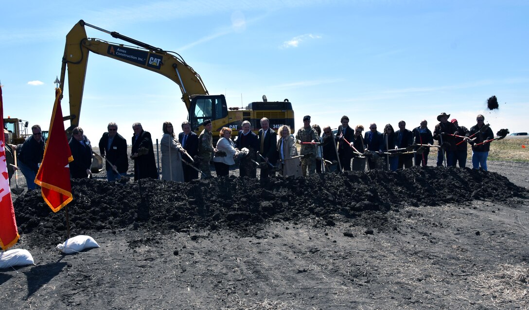 HORACE, N.D. – The U.S. Army Corps of Engineers, St. Paul District, and the Fargo-Moorhead Diversion Board of Authority hosted a 1997 Flood Commemoration and Groundbreaking Ceremony for the Fargo-Moorhead Metropolitan Area Flood Risk Management Project April 17. The ground breaking was held where the diversion project’s inlet control structure will be located, south of Horace, North Dakota. The day was selected because it was the 20tn anniversary of the day the Red River of the North crested in Fargo and Moorhead during the historic flood of 1997. – USACE photo by Shannon Bauer