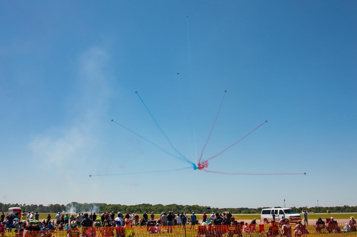 Maxwell air show draws record crowd > Maxwell Air Force Base > Display