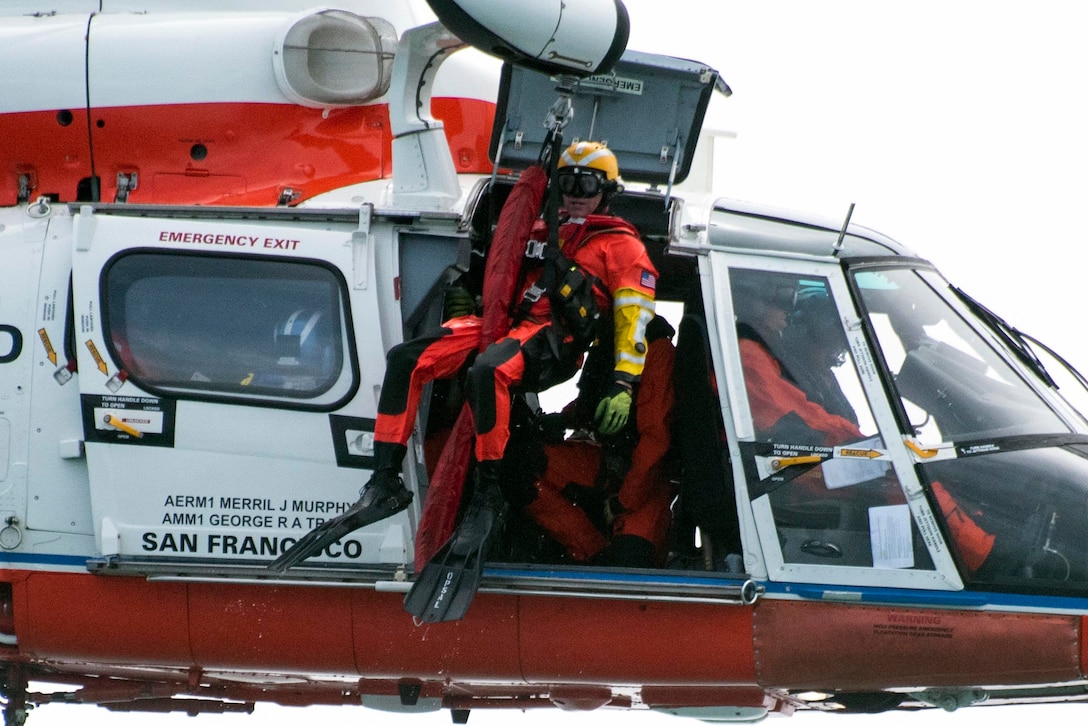 Coast Guard and partner agencies conducted an ocean rescue demonstration in Ventura, Calif., April 18, 2017. Coast Guard photos by Petty Officer 3rd Class DaVonte Marrow