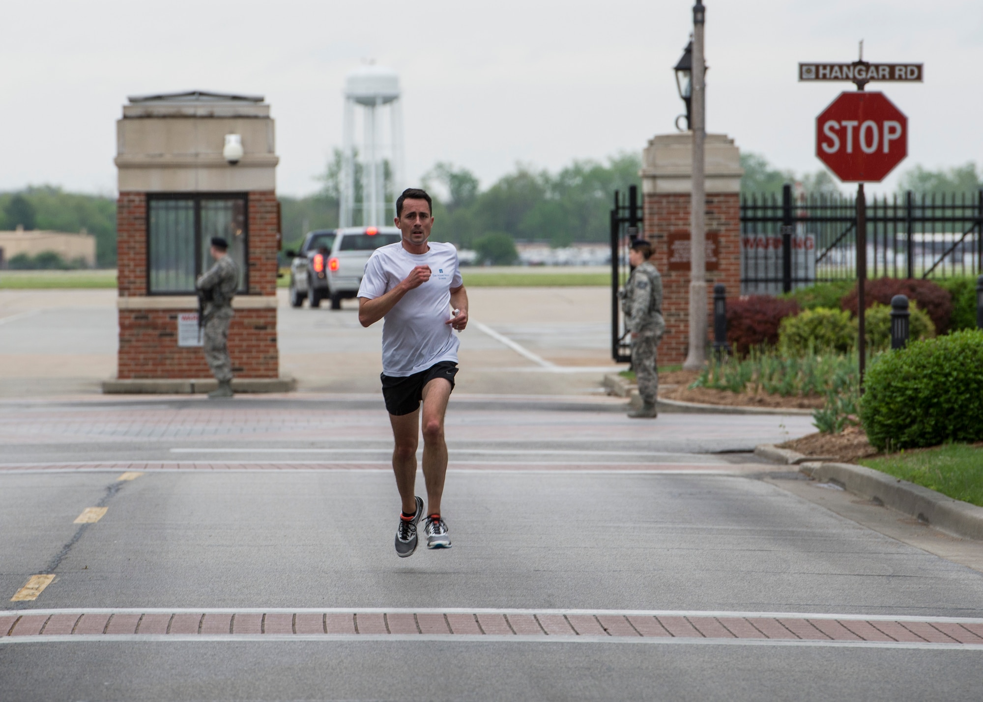 Maj. David Bereda, 375th Air Mobility Command, runs down the final straight away during the Race Through Scott’s Past at Scott Air Force Base, Illinois, April 21, 2017. Bereda was the first participant to finish the 5K run. (U.S. Air Force photo by Airman Chad Gorecki)