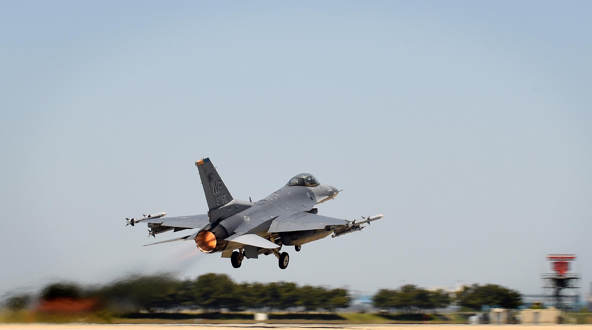 A U.S. Air Force F-16 Fighting Falcon takes off during Exercise MAX THUNDER 17 at Kunsan Air Base, Republic of Korea, April 27, 2017. Max Thunder is a regularly scheduled training exercise designed to enhance the readiness of U.S. and ROK forces to defend the Republic of Korea. (U.S. Air Force photo by Tech. Sgt. Jeff Andrejcik/Released) 