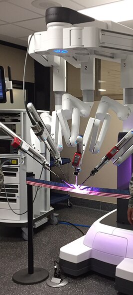 Advantages of the da Vinci Xi surgical robotic system include increased patient satisfaction, shortened length of hospital stay and fewer complications and readmissions. (Skywrighter photo/Amy Rollins)
