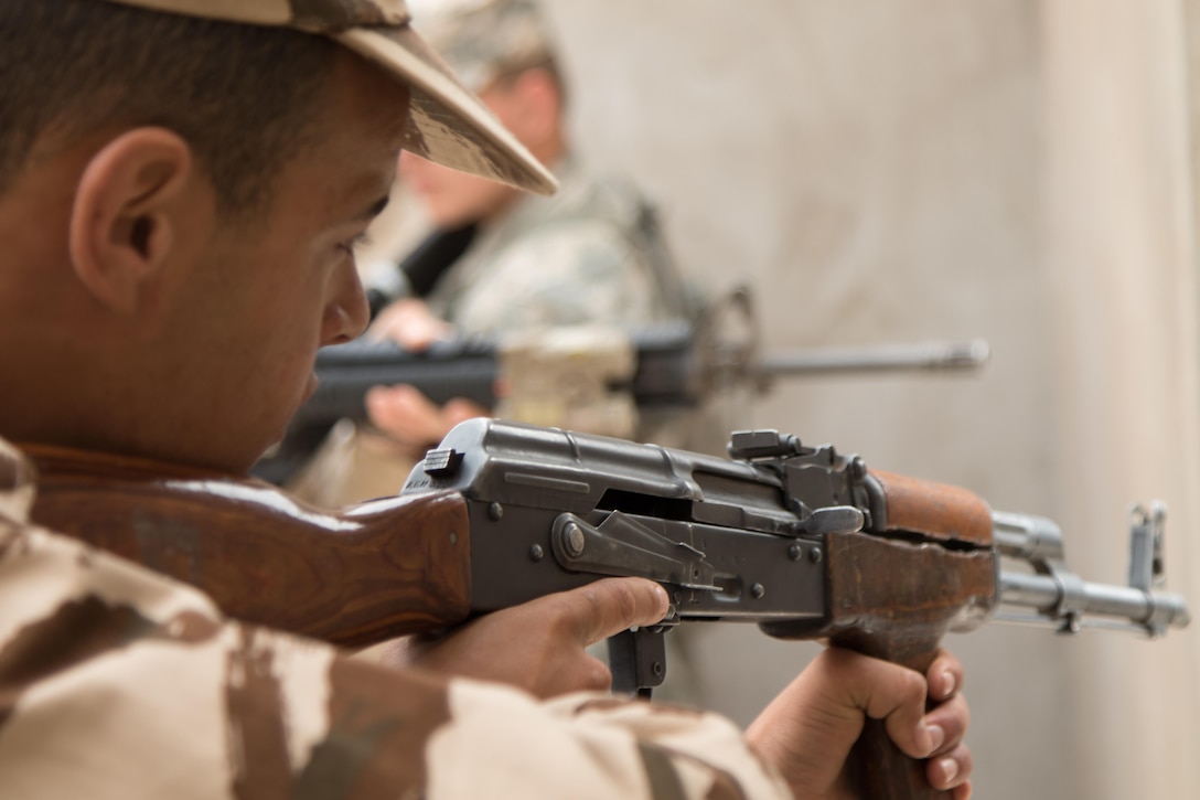 Royal Moroccan Armed Forces cleared rooms with U.S. Soldiers and Marines during close quarters battle training during Exercise African Lion in Tifnit, Morocco, on April 23, 2017. Exercise African Lion is an annually scheduled, combined multilateral exercise designed to improve interoperability and mutual understanding of each nation’s tactics, techniques and procedures.