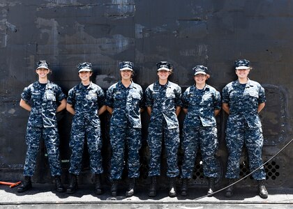 170721-N-LY160-0018 PEARL HARBOR (July 21, 2017) -  Group of midshipmen stand aboard the Virginia-class fast attack submarine USS Texas (SSN 775) for a photo shoot. The midshipmen are participating in their summer cruise training development program. (U.S. Navy photo by Mass Communication Specialist 2nd Class Michael H. Lee)