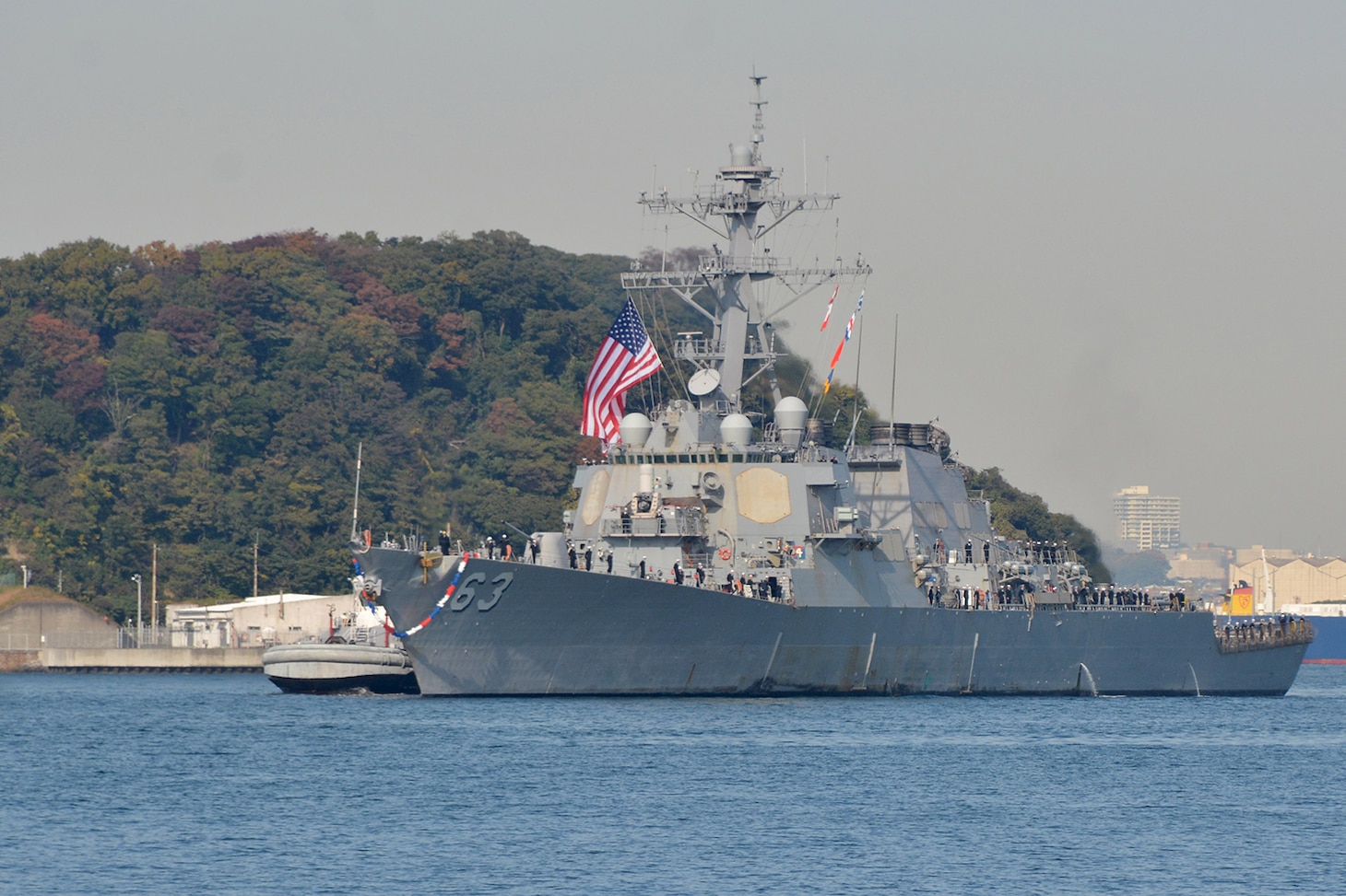 YOKOSUKA, Japan (Nov. 17, 2016) The Arleigh Burke-class guided-missile destroyer USS Stethem (DDG 63) returns to Fleet Activities (FLEACT) Yokosuka following its 2016 patrol. Stethem made a brief stop at FLEACT Sasebo to pick up family members for a Tiger Cruise. FLEACT Yokosuka provides, maintains, and operates base facilities and services in support of 7th Fleet’s forward-deployed naval forces, 83 tenant commands, and 24,000 military and civilian personnel.