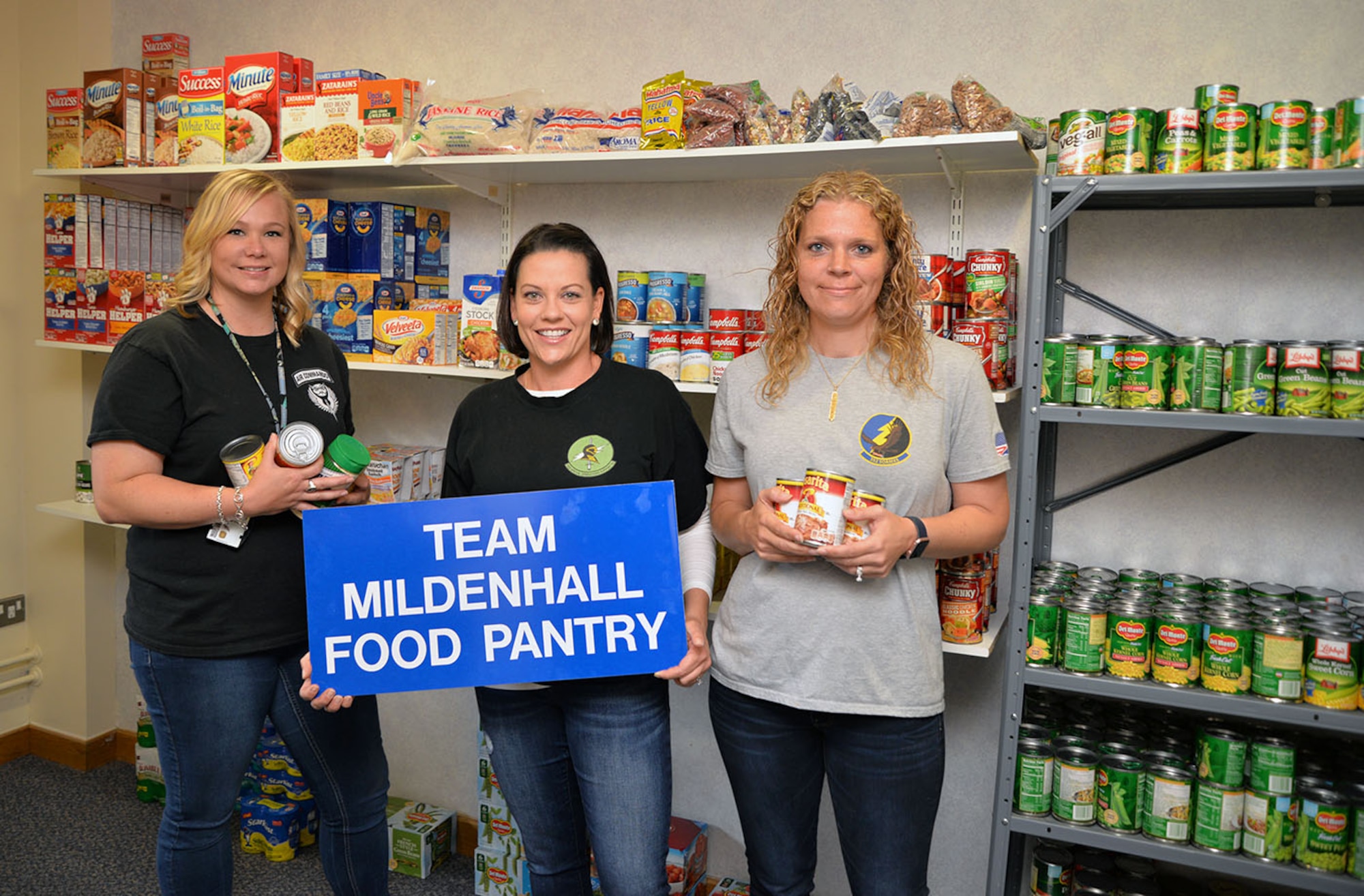 team-mildenhall-food-pantry-to-help-airmen-in-need-royal-air-force