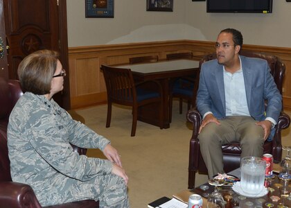 Congressman Will Hurd, 23rd District of Texas, visits with Maj. Gen. Mary O’Brien, commander, 25th Air Force.
