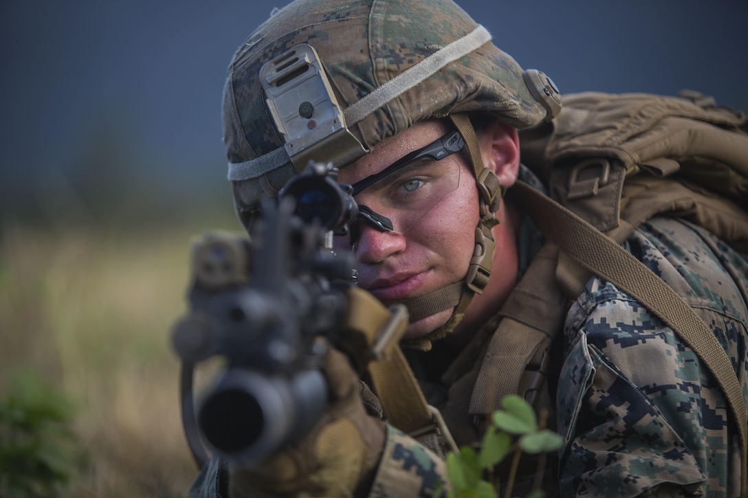 Mission readiness: Hawaii Marines simulate NEO over Oahu