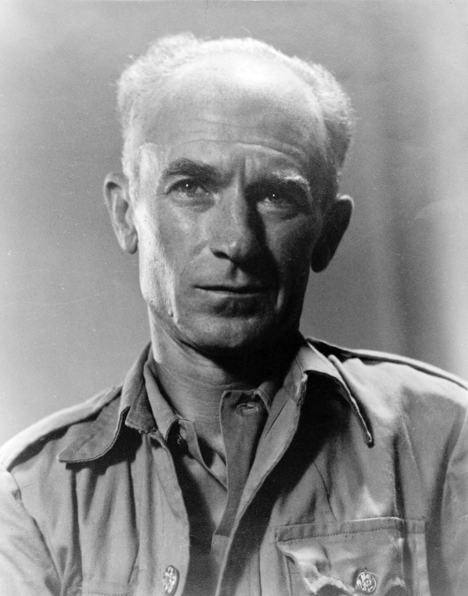 Ernie Pyle’s portrait. Pyle’s “Everyman” approach to writing about the war won him many praises among the service members he worked with in combat.