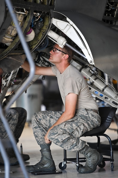 Final Hill AFB F-16 goes through phase