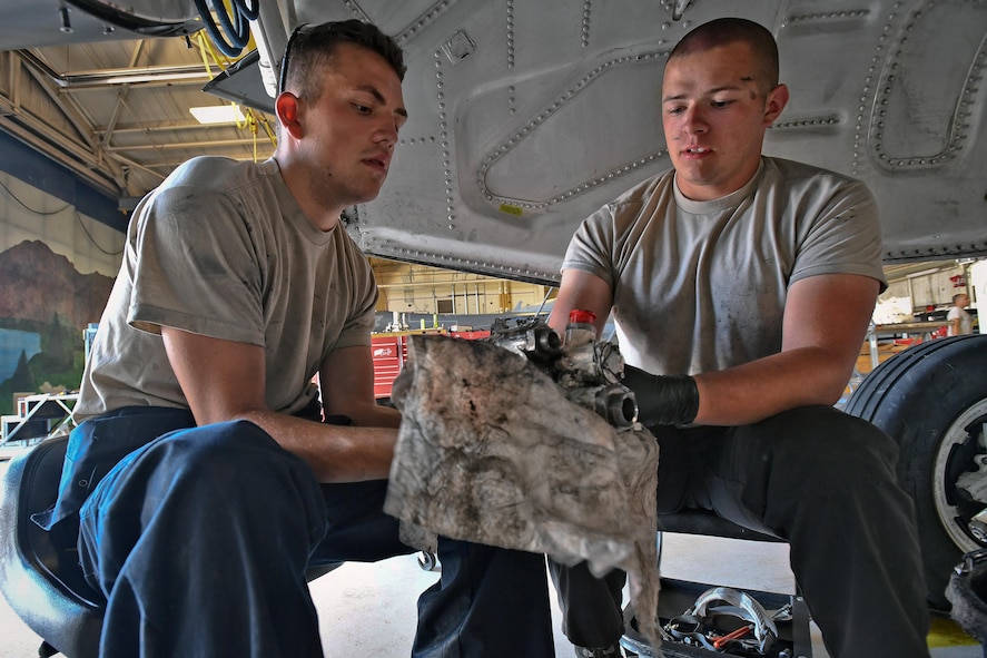 Final Hill AFB F-16 goes through phase