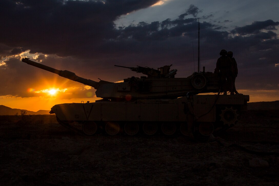 A U.S. Marine Corps M1A1 Abrams main battle tank with 1st Tank Battalion, Marine Air Ground Task Force-8 (MAGTF-8) receives fuel from a CH-53E Super Stallion during Integrated Training Exercise (ITX) 5-17 at Marine Corps Air Ground Combat Center, Twentynine Palms, California, Aug. 5, 2017. The purpose of ITX is to create a challenging, realistic training environment that produces combat-ready forces capable of operating as an integrated MAGTF.