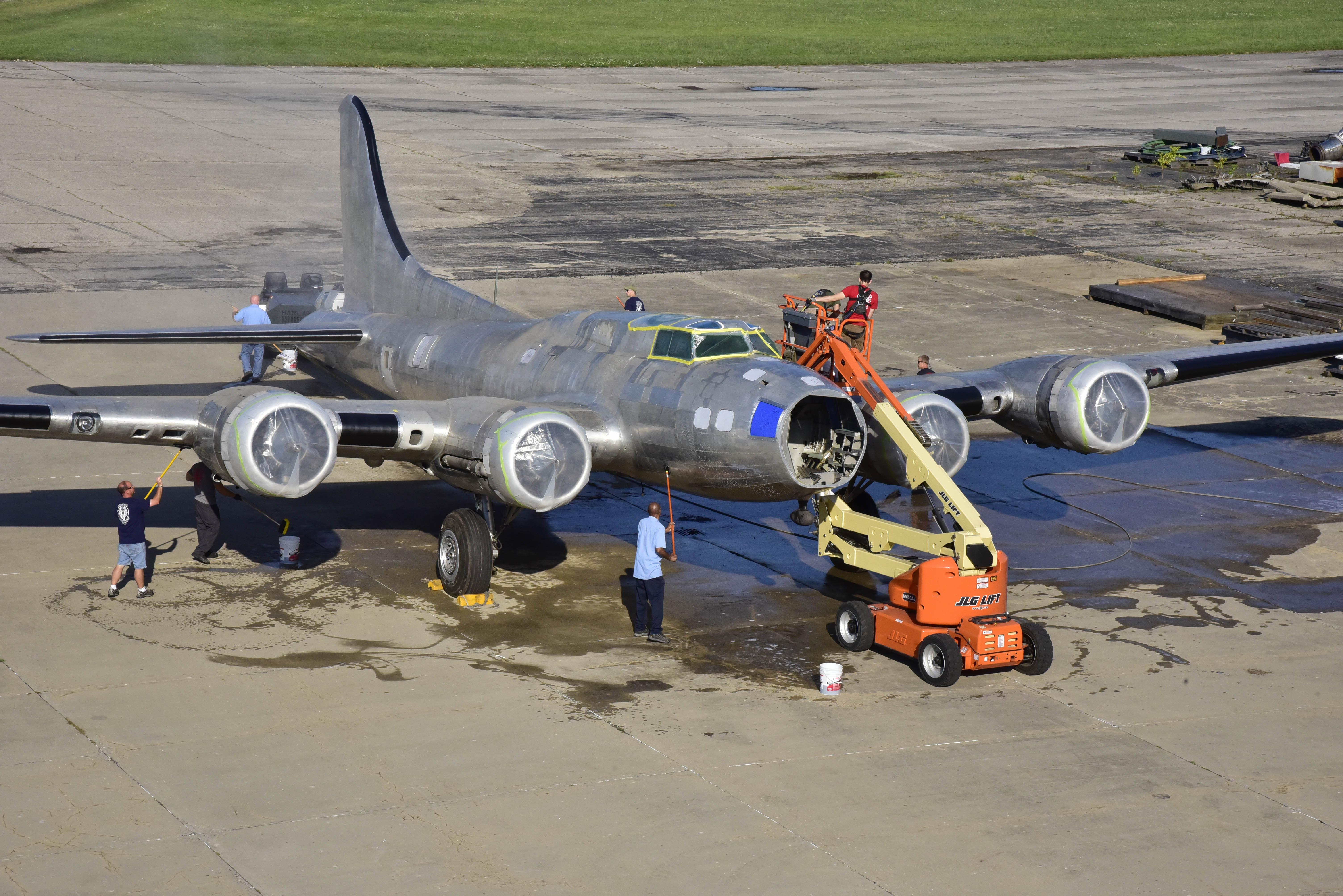 B 17f Memphis Belle
