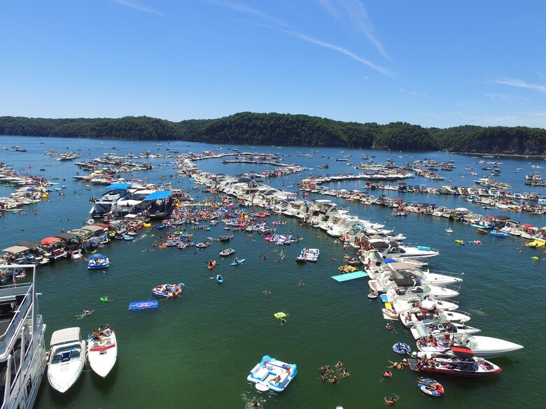 Park Rangers Keep Boaters Safe During World S Largest Raft Up At