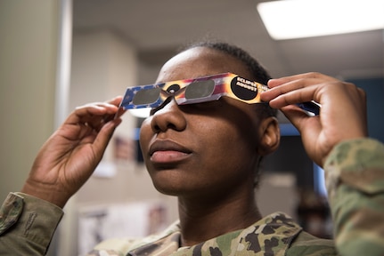 Solar eclipse glasses