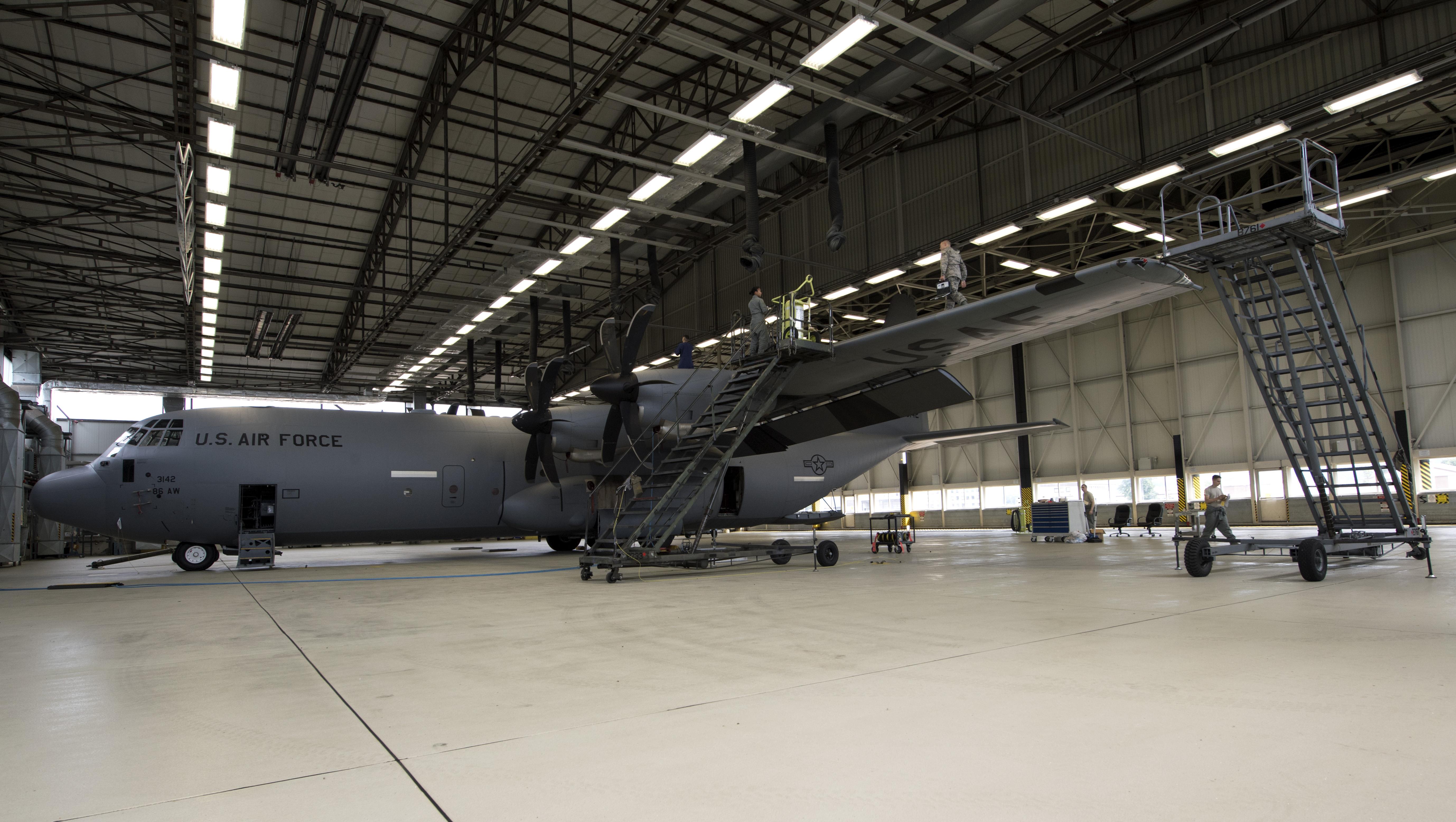 86 MXS crawls into C130 fuel tank inspection
