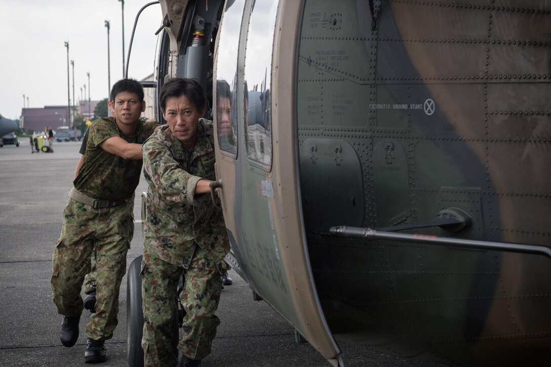 JGSDF, USAF participate in load engagement