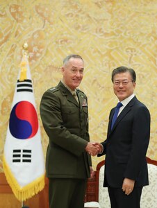 CJCS meets with ROK Minister of Defense Song Young-Moo, Gen. Lee Sun-Jin