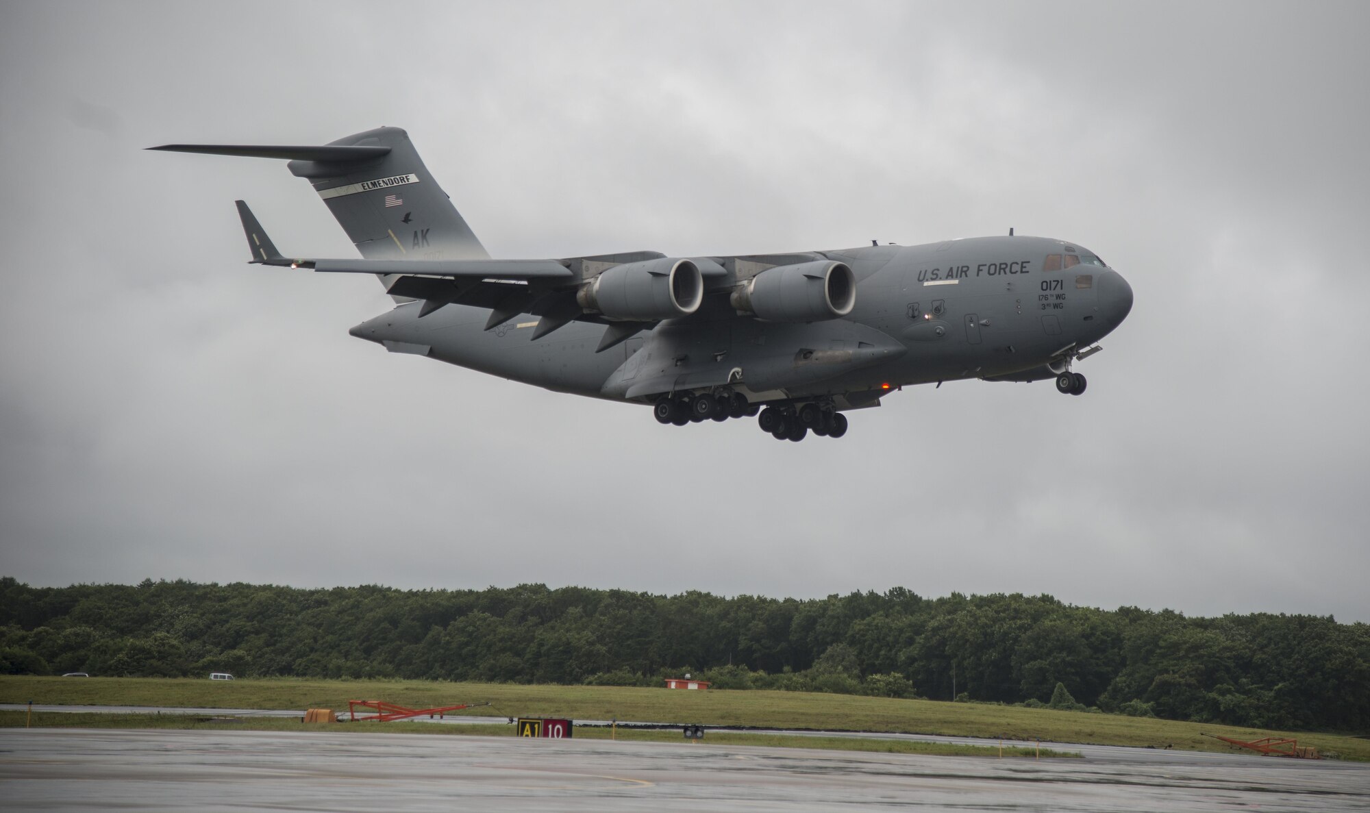 C-17 landing