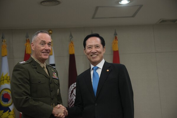 CJCS meets with ROK Minister of Defense Song Young-Moo, Gen. Lee Sun-Jin