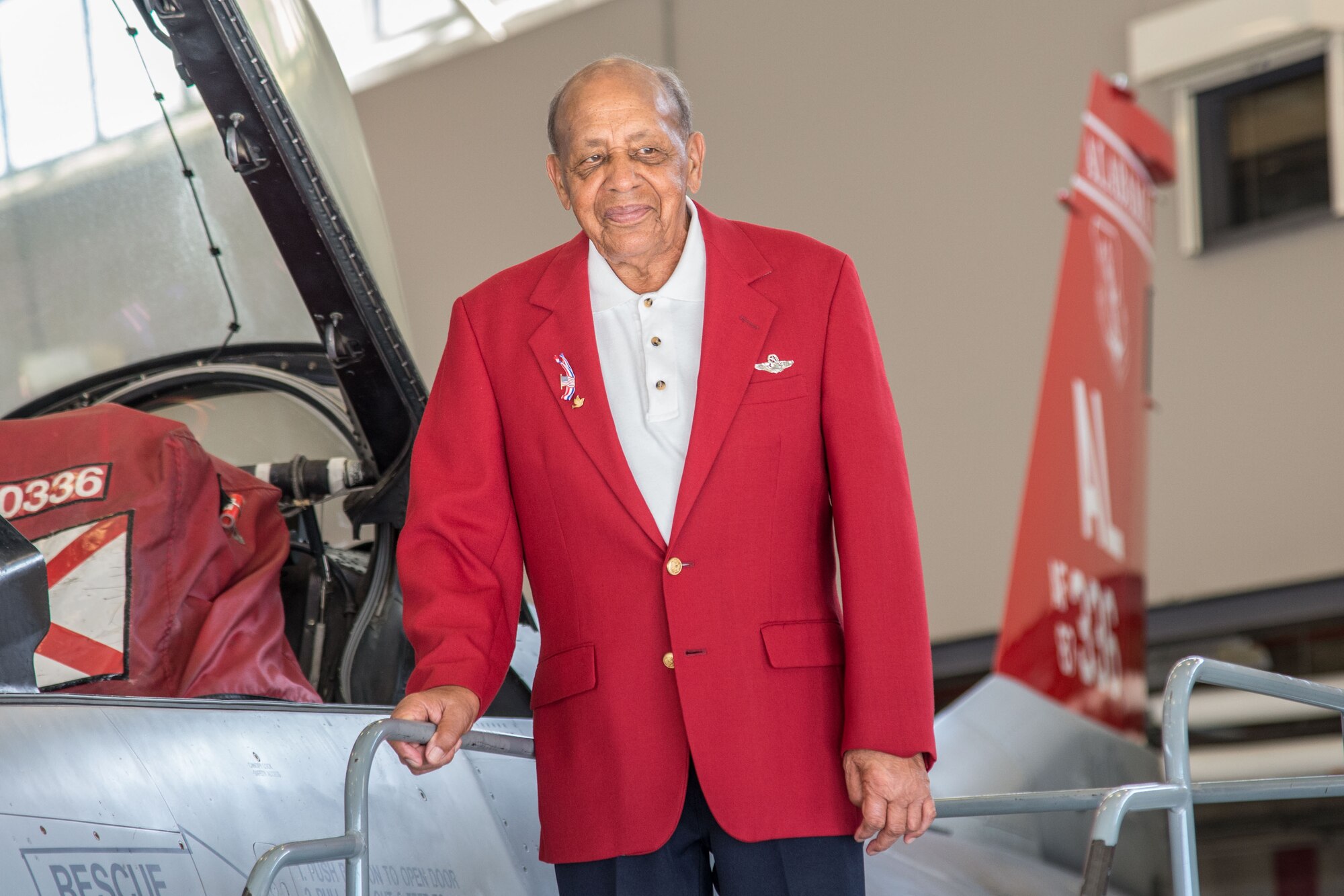 Tuskegee Airman visits Red Tails at the 187th