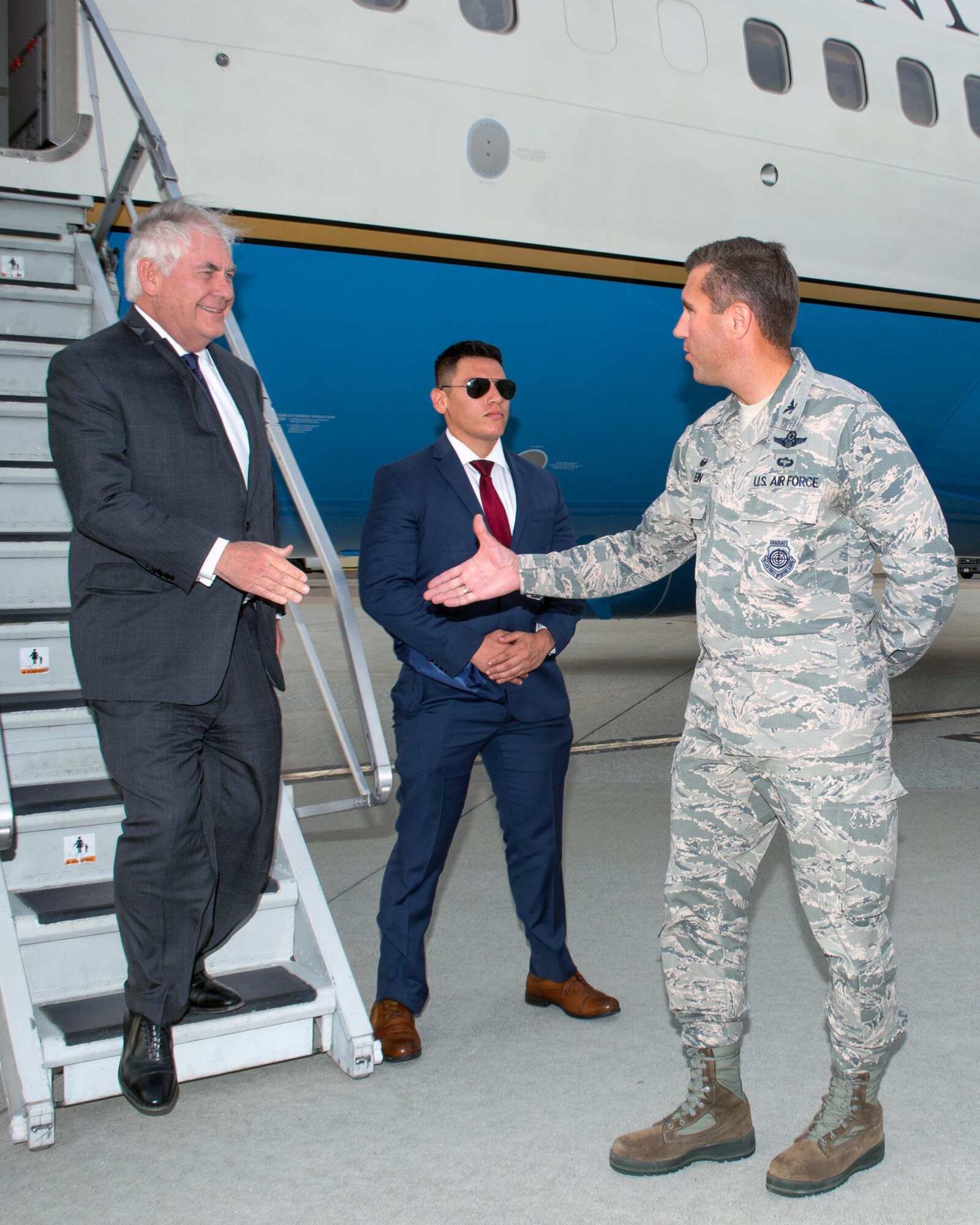 Secretary of State Rex Tillerson arrives at Travis Air Force Base, Calif., during a gas and go, Aug. 3, 2017. Tillerson stopped at Travis before heading to Manila, Philippines to attend the Association of Southeast Asian Nations Summit. (U.S. Air Force photo by Louis Briscese)