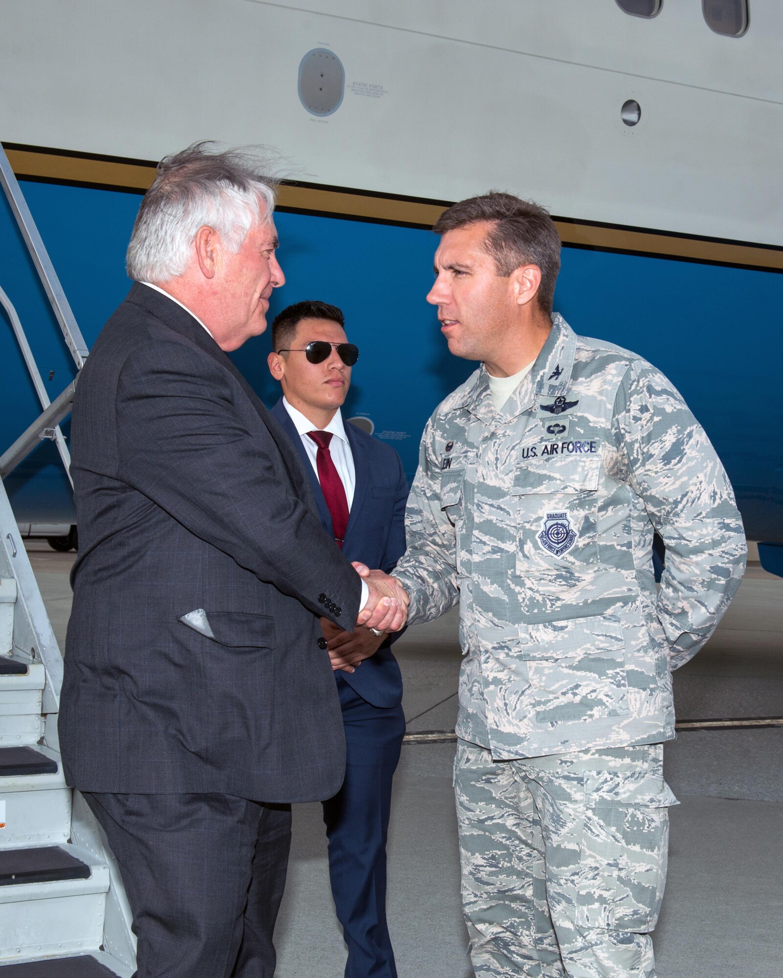 Secretary of State Rex Tillerson arrives at Travis Air Force Base, Calif., during a gas and go, Aug. 3, 2017. Tillerson stopped at Travis before heading to Manila, Philippines to attend the Association of Southeast Asian Nations Summit. (U.S. Air Force photo by Louis Briscese)