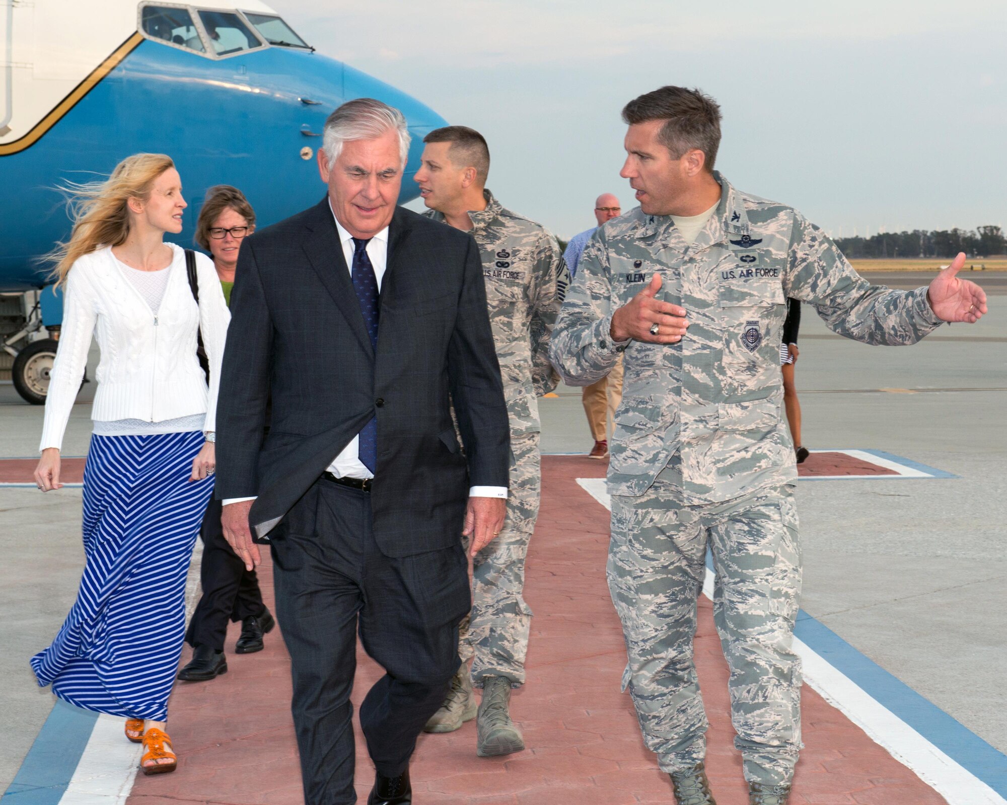 Secretary of State Rex Tillerson arrives at Travis Air Force Base, Calif., during a gas and go, Aug. 3, 2017. Tillerson stopped at Travis before heading to Manila, Philippines to attend the Association of Southeast Asian Nations Summit. (U.S. Air Force photo by Louis Briscese)