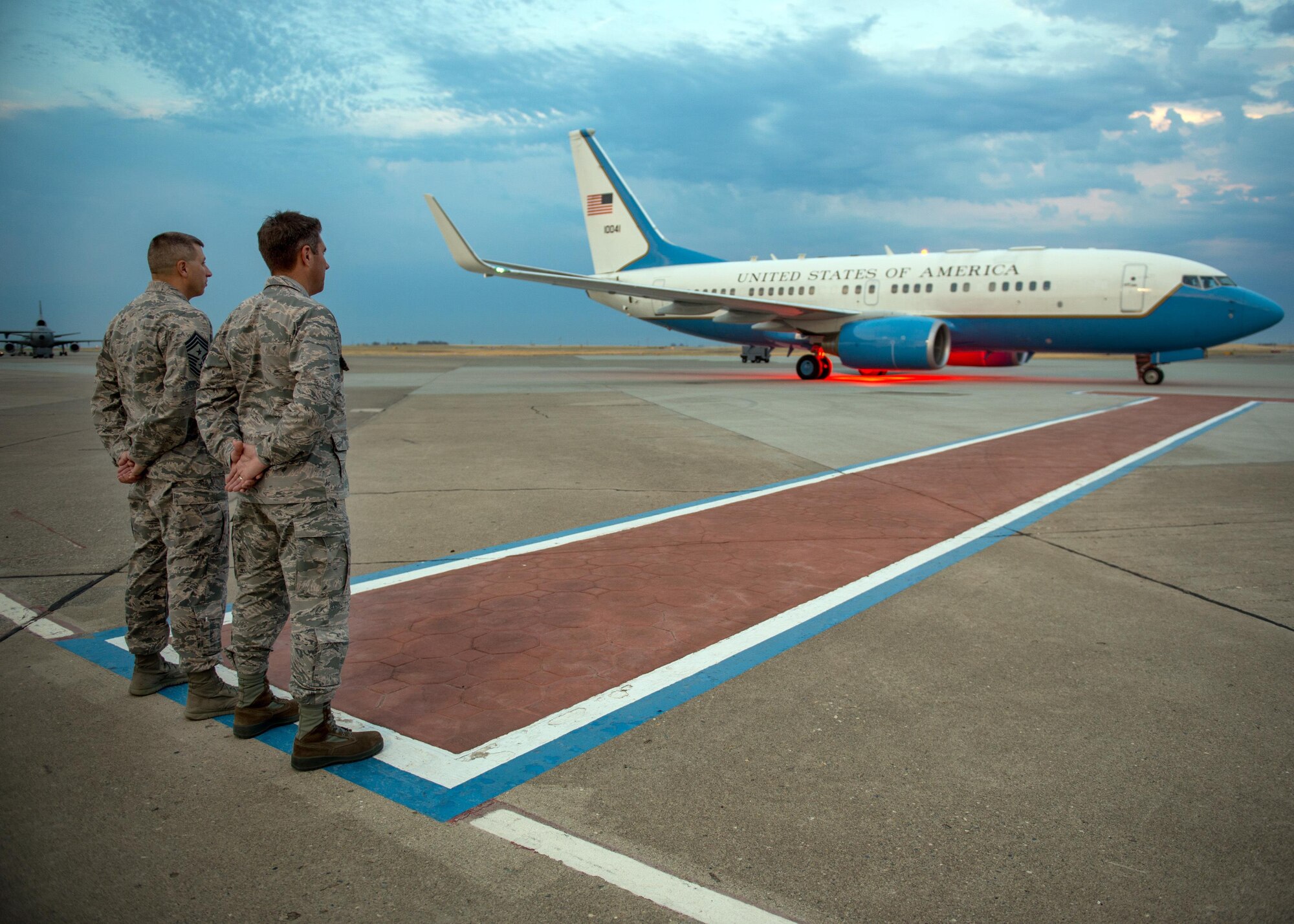 Secretary of State Rex Tillerson arrives at Travis Air Force Base, Calif., during a gas and go, Aug. 3, 2017. Tillerson stopped at Travis before heading to Manila, Philippines to attend the Association of Southeast Asian Nations Summit. (U.S. Air Force photo by Louis Briscese)