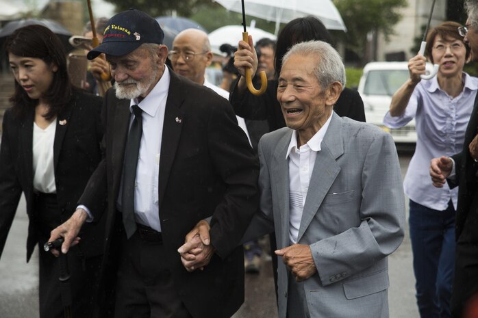 Marine returns Japanese WWII flag to original family